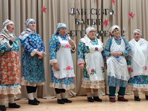 Борындык авылында маскировка челтәре үрүчеләр белән район башлыгы урынбасары очрашты