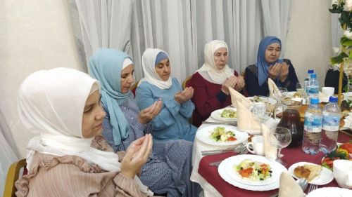 Семья предпринимателей Мутыгуллиных из Больших Кайбиц провела благотворительный ифтар