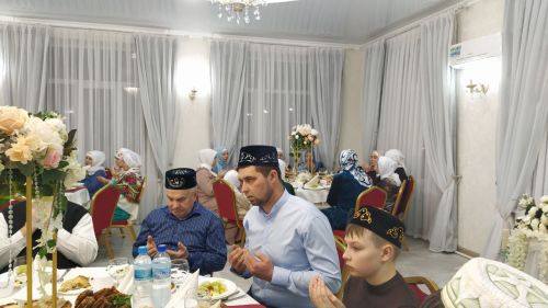 Семья предпринимателей Мутыгуллиных из Больших Кайбиц провела благотворительный ифтар