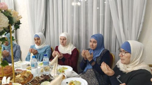 Семья предпринимателей Мутыгуллиных из Больших Кайбиц провела благотворительный ифтар