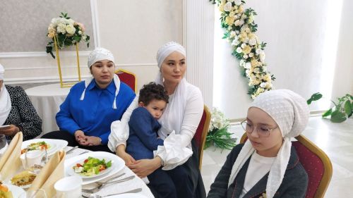 Семья предпринимателей Мутыгуллиных из Больших Кайбиц провела благотворительный ифтар