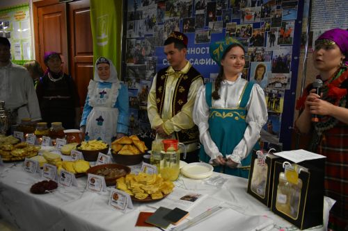 Кайбычта «Без тарихта эзлебез» шәҗәрәләр фестиваленең зона туры узды