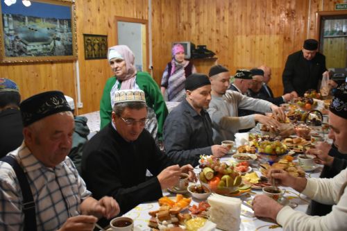 Чүти авылында район башлыгы катнашында ифтар мәҗлесе үтте
