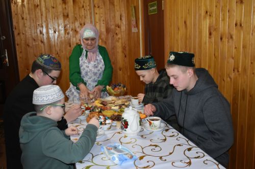 Чүти авылында район башлыгы катнашында ифтар мәҗлесе үтте
