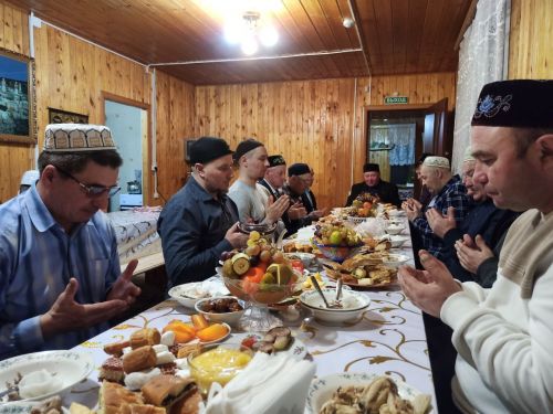 Чүти авылында район башлыгы катнашында ифтар мәҗлесе үтте