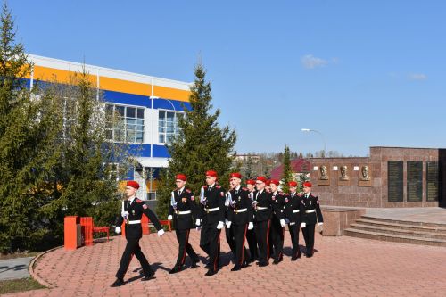 Кайбыч укучылары стройда йөрү осталыгын күрсәтте