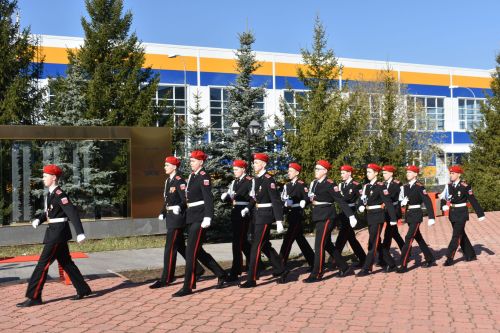 Кайбыч укучылары стройда йөрү осталыгын күрсәтте