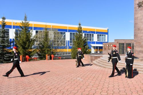 Кайбыч укучылары стройда йөрү осталыгын күрсәтте