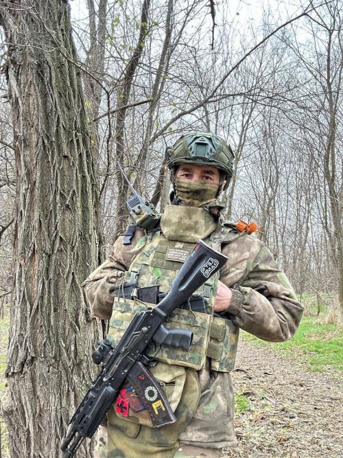 «Мог остаться дома, но выбрал фронт»: боец из РТ награжден медалями на СВО