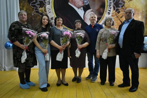 В Федоровской школе состоялся юбилейный фестиваль «Цветок дружбы», посвященный памяти директора Михаила Серякова