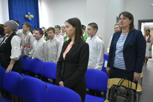 В Федоровской школе состоялся юбилейный фестиваль «Цветок дружбы», посвященный памяти директора Михаила Серякова