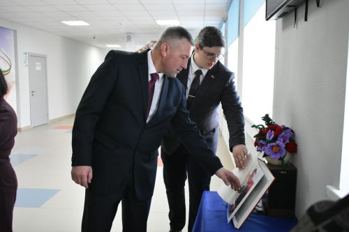 В Федоровской школе состоялся юбилейный фестиваль «Цветок дружбы», посвященный памяти директора Михаила Серякова