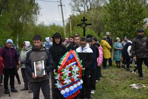 Байморза авылында махсус хәрби операция зонасында һәлак булган авылдашлары белән хушлаштылар
