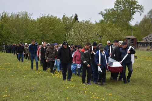 Байморза авылында махсус хәрби операция зонасында һәлак булган авылдашлары белән хушлаштылар