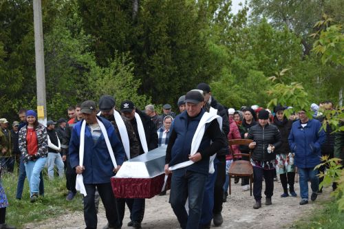 Байморза авылында махсус хәрби операция зонасында һәлак булган авылдашлары белән хушлаштылар