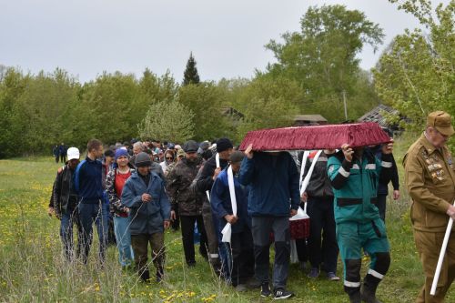Байморза авылында махсус хәрби операция зонасында һәлак булган авылдашлары белән хушлаштылар