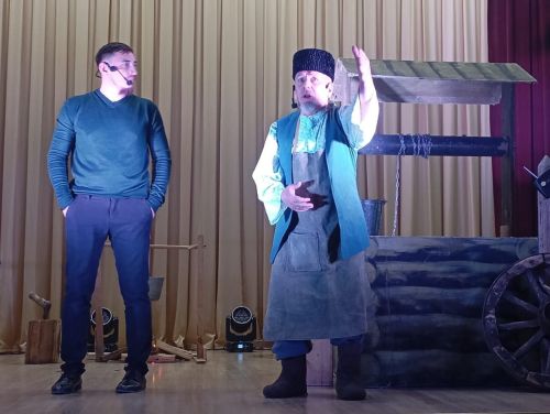 Кошман мәдәният йортында «Аклыкка илтсен юллар» дип исемләнгән театраль тамаша булды