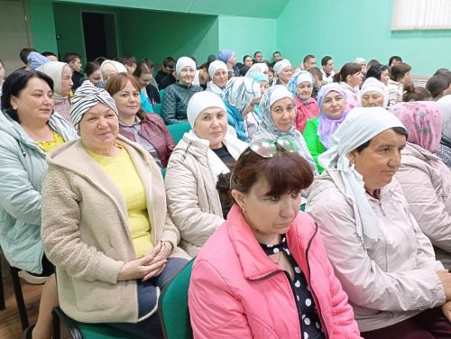Кошман мәдәният йортында «Аклыкка илтсен юллар» дип исемләнгән театраль тамаша булды