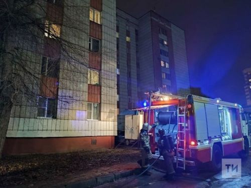 В Челнах пожарные спасли ребенка из горящей многоэтажки