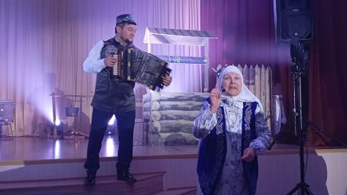 Кошман мәдәният йортында «Аклыкка илтсен юллар» дип исемләнгән театраль тамаша булды
