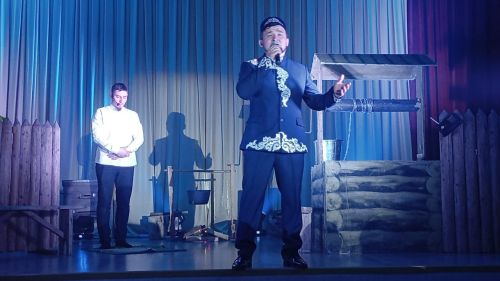 Кошман мәдәният йортында «Аклыкка илтсен юллар» дип исемләнгән театраль тамаша булды