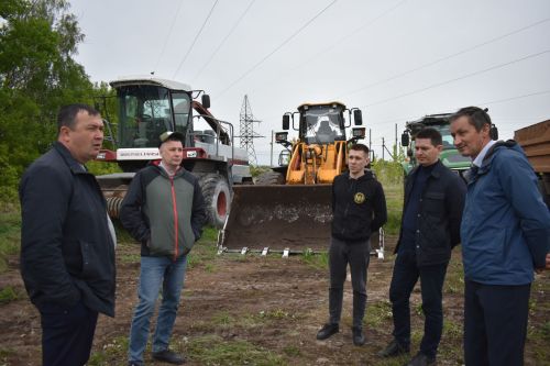 Кайбычта терлек азыгы хәзерләүдә катнашачак техниканың әзерлеген карадылар