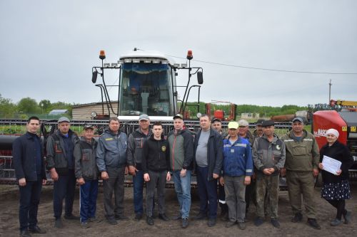 Кайбычта терлек азыгы хәзерләүдә катнашачак техниканың әзерлеген карадылар