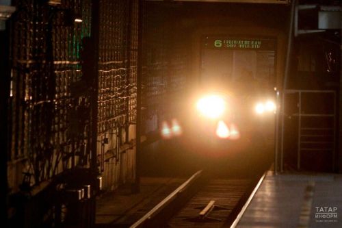 В Казани мужчина спрыгнул на рельсы в метро ради селфи