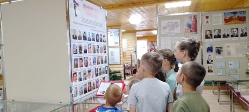 В музее Кайбицкого края ребята из пришкольного лагеря Старочечкабской школы почтили День памяти и скорби