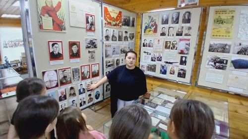 В музее Кайбицкого края для детей из пришкольного лагеря Старотябердинской СОШ прошел урок под названием «Память жива, пока мы помним»
