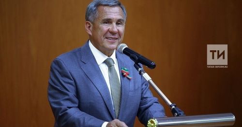 Рустам Минниханов поздравил татарстанцев с 105-летием со дня образования республики