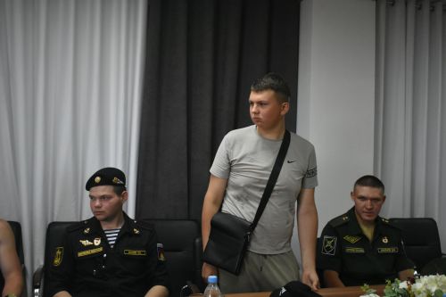 В Кайбицах глава района встретился с отслужившими юношами