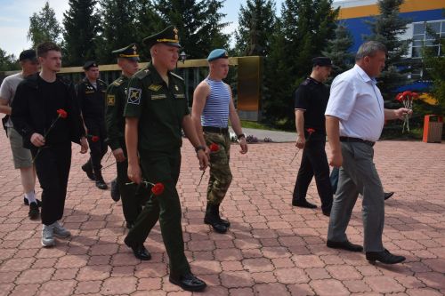В Кайбицах глава района встретился с отслужившими юношами