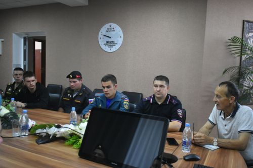 В Кайбицах глава района встретился с отслужившими юношами