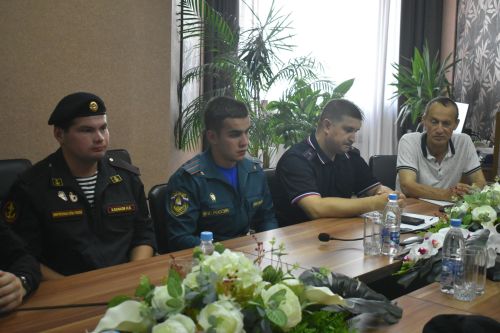 В Кайбицах глава района встретился с отслужившими юношами