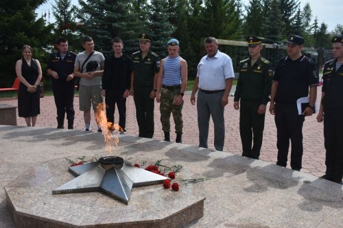 В Кайбицах глава района встретился с отслужившими юношами