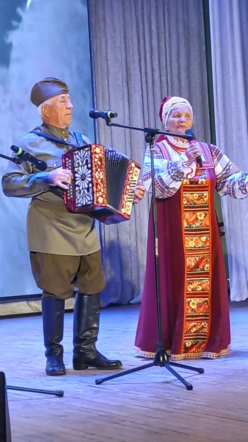 В Большекайбицком доме культуры открылась выставка «Отец Героя»
