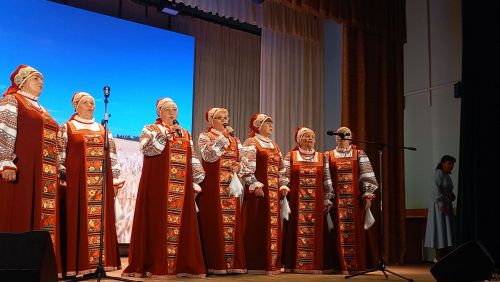 В Большекайбицком доме культуры открылась выставка «Отец Героя»
