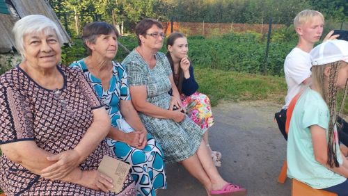 Около двухэтажного дома в Куланге провели вечер отдыха по программе «Наш двор»