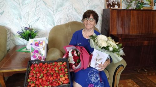 В Кайбицах ветерана педагогической службы поздравили с 90-летием
