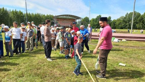 На детском мусульманском Сабантуе в Кайбицах гостей угостили картофелем-фри, попкорном  и пловом
