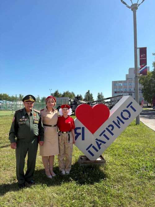 Юнармейцы Кайбицкого района и ветераны ГСВГ поздравили генерал-майора Бородина с 75-летием