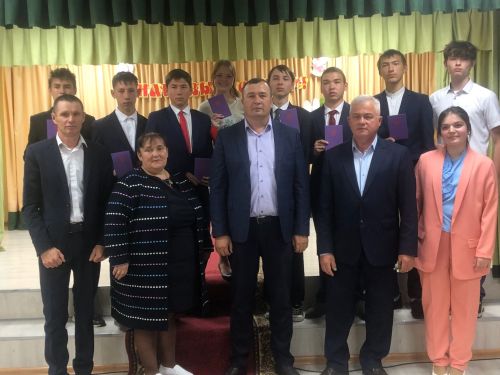 В Чутеевской школе Кайбицкого района прошла торжественная церемония вручения аттестатов выпускникам агрокласса