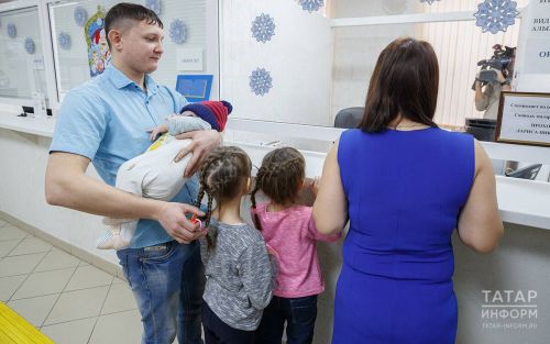 «Беспокоили вопросы получения льгот для многодетных семей, так как у нас с мужем 7 детей»: Минюст Татарстана организовал День бесплатной юрпомощи
