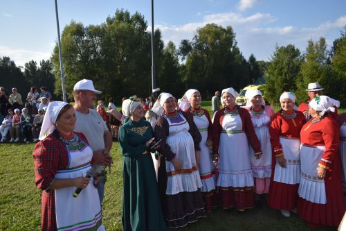 Кайбычта кичке уен гөрләп узды