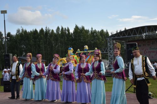 Кайбычта кичке уен гөрләп узды