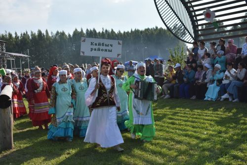 Кайбычта кичке уен гөрләп узды