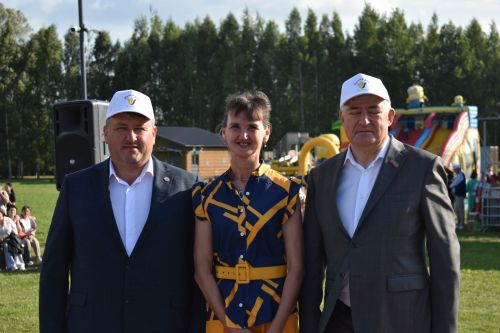 Кайбычта кичке уен гөрләп узды