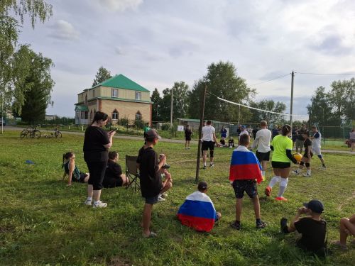 В селе Хозесаново прошел волейбольный турнир под дружелюбным названием «Давайте дружить»