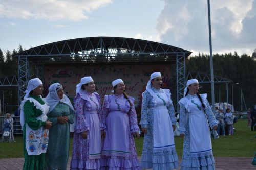 Кайбычта кичке уен гөрләп узды